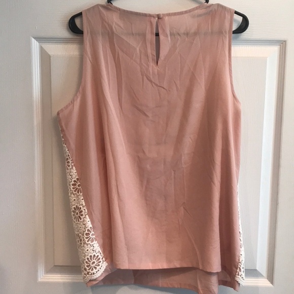 LOFT brand size L pullover lined sleeveless top. - Picture 5 of 5
